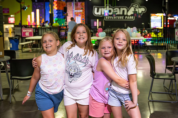 Dakota-Pyper-Ellie-Addy-z
