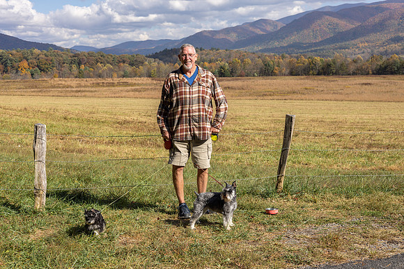 Randy-Dogs-CadesCove