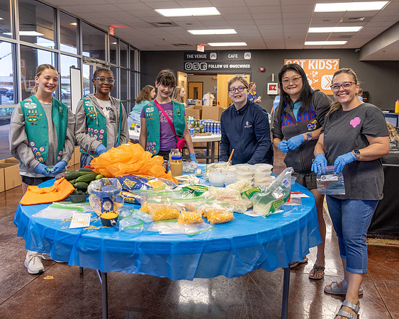 GirlsScouts-MealsPacking