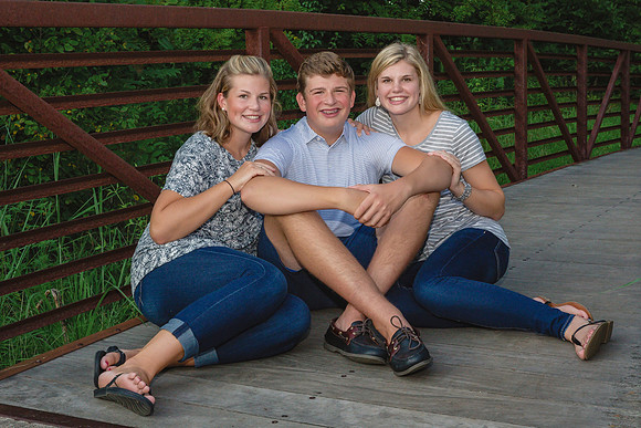SiblingsOnBridge4x6