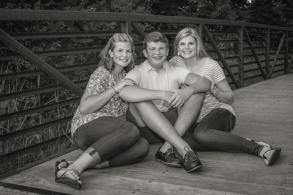 SiblingsOnBridge-bwchoc4x6