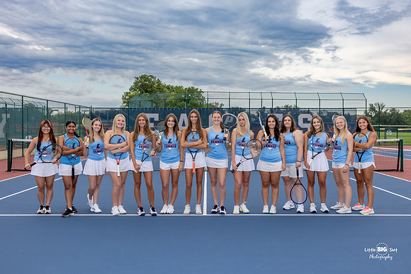 24LHS-GirlsTennis6smile-Seniors4x6