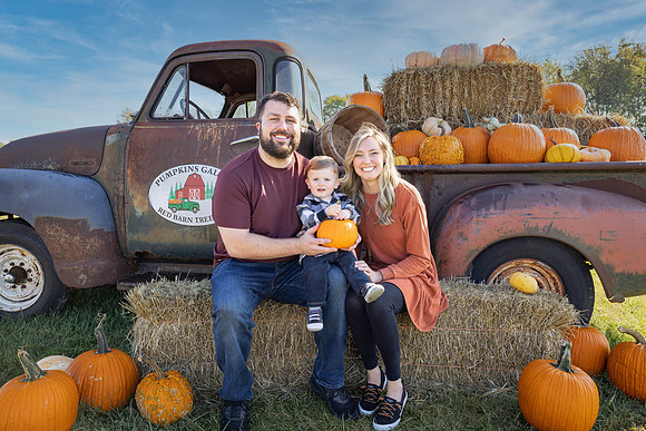 BishopFamily-FarmTruckL