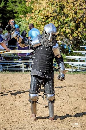 FightingInArmor-02