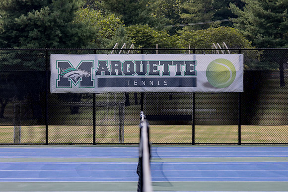 MarquetteTennisSign