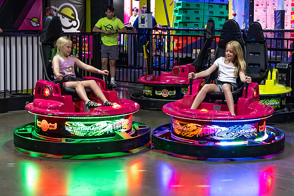 Ellie-BumperCars-02-z